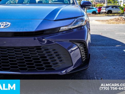 Used 2025 Toyota Camry SE image 18