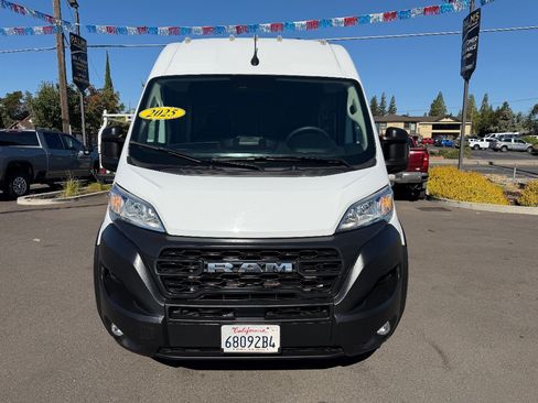 Used 2025 RAM ProMaster 2500 w/ Convenience Group FWD image 2