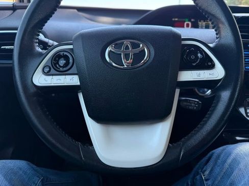 Used 2016 Toyota Prius Three Touring image 11
