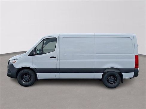 Used 2025 Mercedes-Benz Sprinter 2500 image 7
