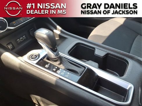 Used 2024 Nissan Sentra SV FWD image 19
