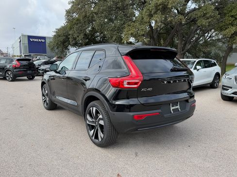 New 2026 Volvo XC40 B5 Plus image 4