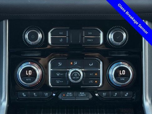 Used 2022 GMC Yukon XL Denali w/ Advanced Technology Package image 18