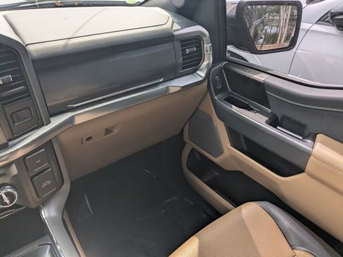 Used 2022 Ford F150 Lariat RWD image 4