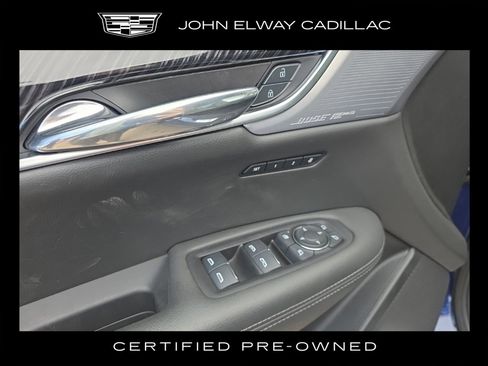 Used 2025 Cadillac XT6 Premium Luxury image 11