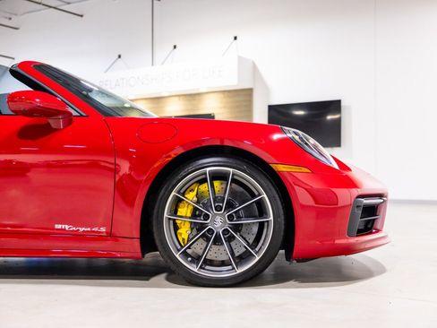 Used 2021 Porsche 911 Targa 4S Heritage Design image 23