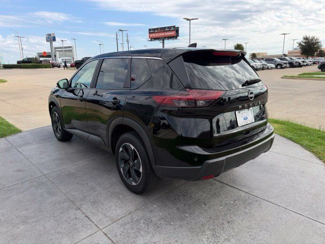 Used 2025 Nissan Rogue SV AWD/4WD image 5