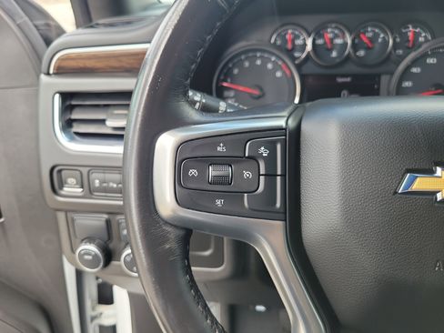 Used 2021 Chevrolet Suburban LT image 18
