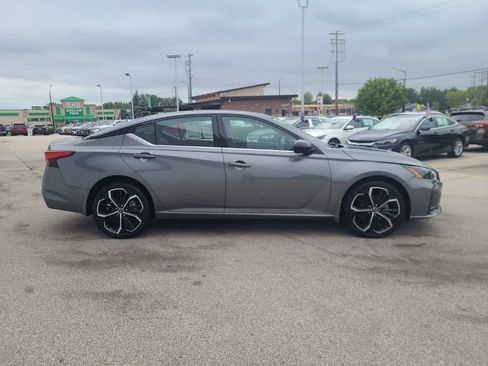 Used 2023 Nissan Altima 2.5 SR w/ SR Premium Package AWD/4WD image 8