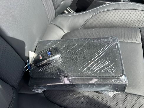 New 2025 Subaru Ascent Limited image 32