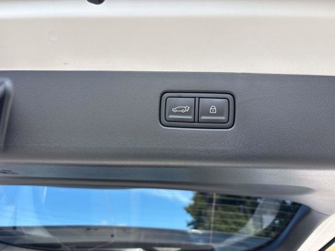 New 2026 Hyundai Ioniq 9 SEL image 5