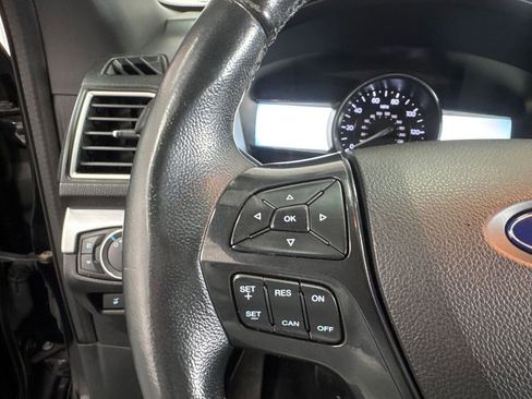 Used 2017 Ford Explorer XLT w/ Equipment Group 202A AWD/4WD image 12