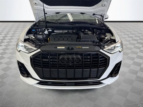 Certified 2024 Audi Q3 2.0T Premium Plus w/ Premium Plus Package AWD/4WD image 30