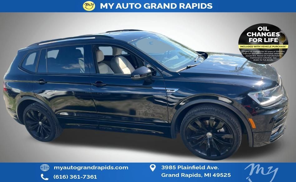 Used 2021 Volkswagen Tiguan SE R-Line AWD/4WD image 4