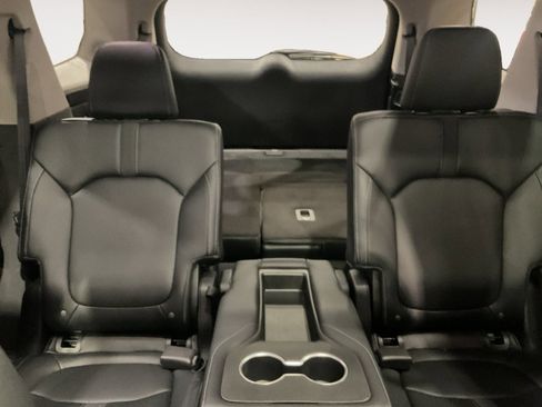 Used 2023 Honda Pilot Touring image 16