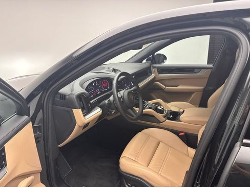 Certified 2024 Porsche Cayenne Coupe AWD/4WD image 6