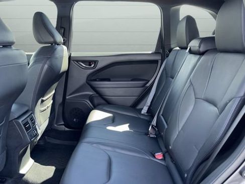 Used 2025 Subaru Forester Limited AWD/4WD image 25