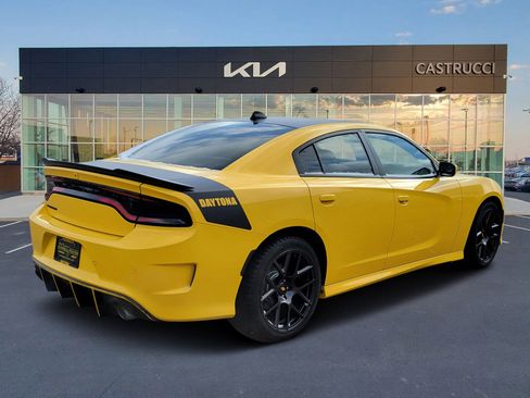 Used 2017 Dodge Charger R/T image 4