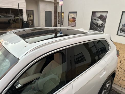 Used 2024 BMW X1 xDrive28i image 5