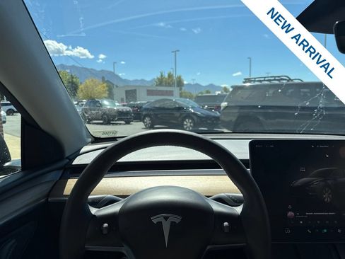 Used 2024 Tesla Model Y Long Range AWD/4WD image 19