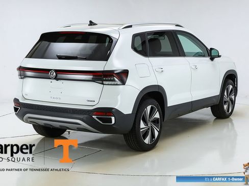 Used 2025 Volkswagen Taos SE w/ Panoramic Sunroof Package image 47