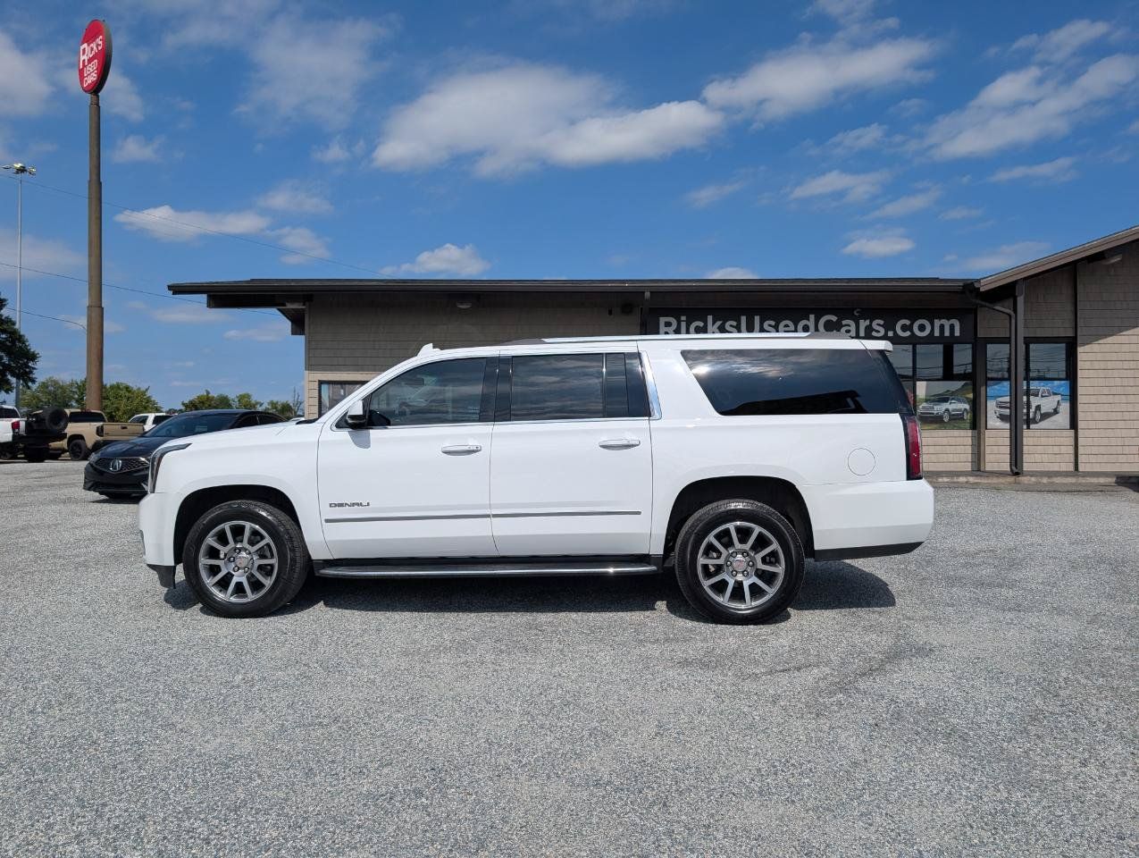 Used 2019 GMC Yukon XL Denali w/ Open Road Package RWD image 11