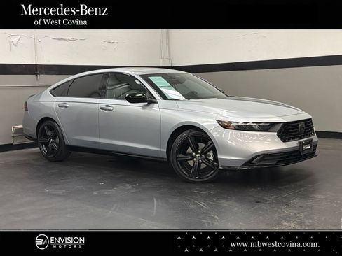 Used 2025 Honda Accord Sport image 1