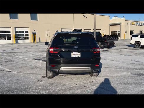 Used 2023 Honda Pilot Elite image 7