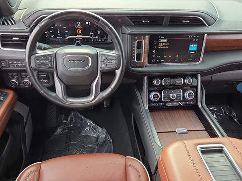 Certified 2023 GMC Yukon Denali Ultimate AWD/4WD image 11