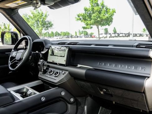 Used 2025 Land Rover Defender 130 V8 AWD/4WD image 16