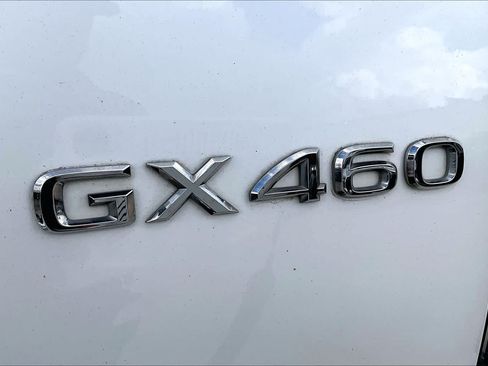 Used 2020 Lexus GX 460 Premium w/ Premium Package AWD/4WD image 10