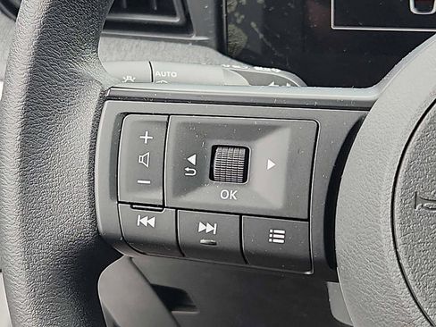 Certified 2025 Nissan Kicks SV w/ SV Premium Package AWD/4WD image 21