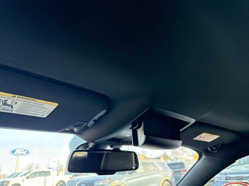 Used 2016 Dodge Challenger SXT w/ Driver Convenience Group image 32