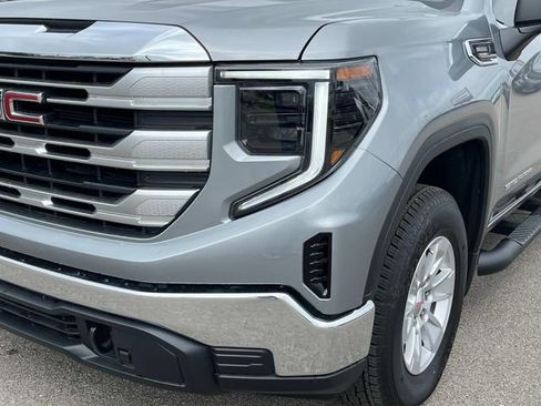 New 2025 GMC Sierra 1500 SLE image 11