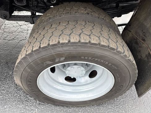 Used 2015 Ford F550 4x4 Crew Cab Super Duty image 12