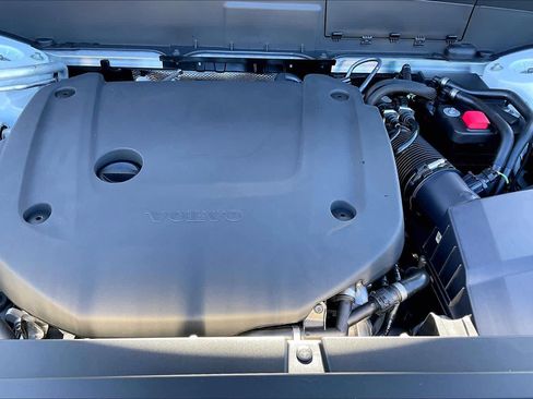 New 2026 Volvo XC90 B6 Plus w/ Protection Package Premier image 13