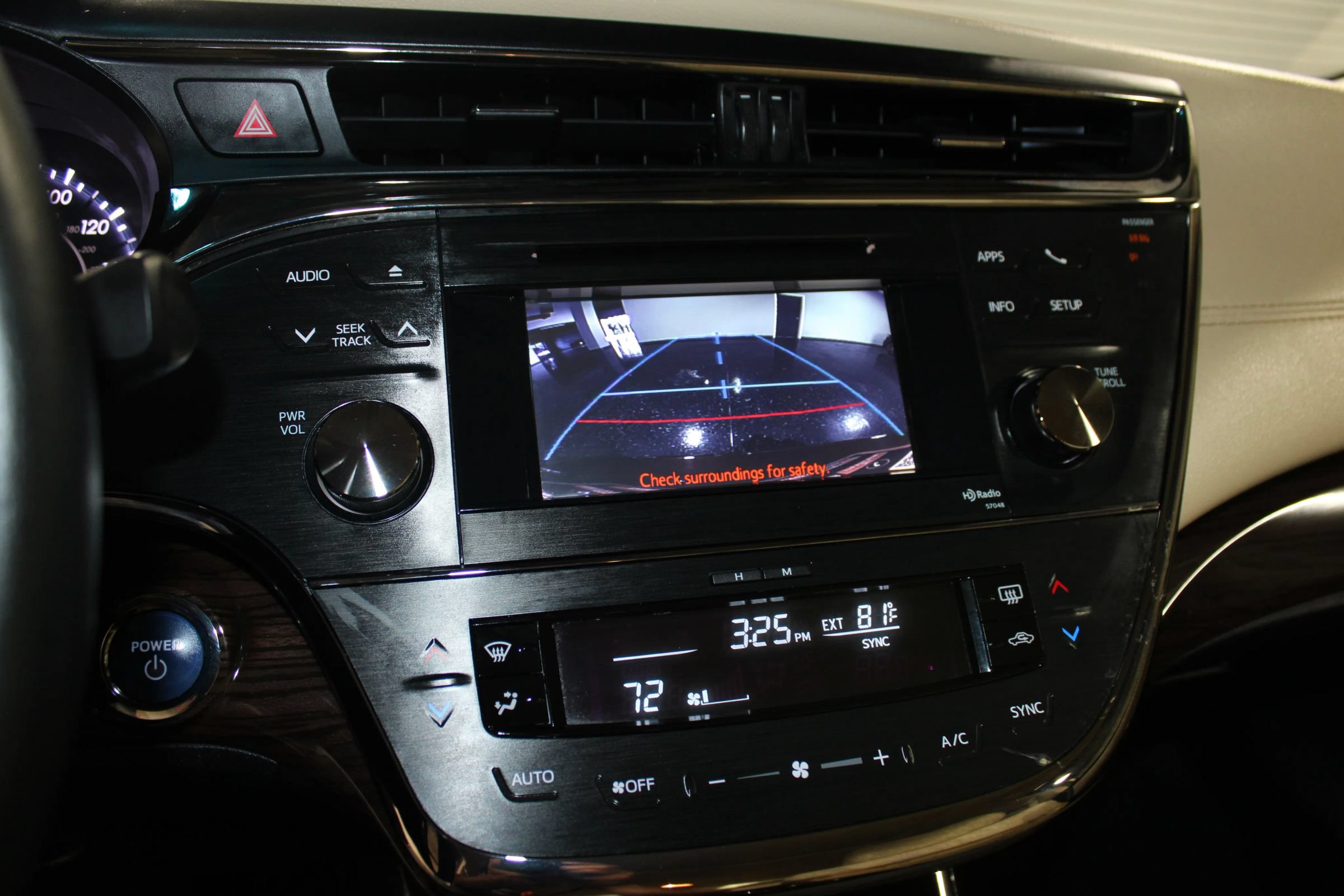 Used 2014 Toyota Avalon XLE Touring FWD image 16
