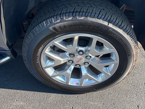 Certified 2020 GMC Yukon SLE w/ SLE Value Package AWD/4WD image 9