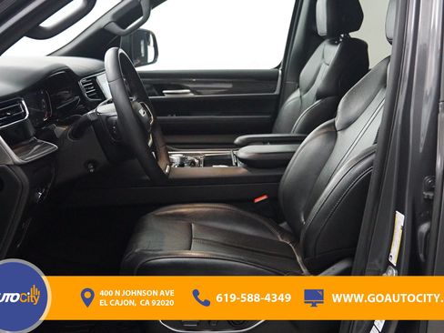 Used 2022 Jeep Wagoneer Series III AWD/4WD image 9
