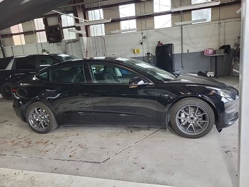 Used 2023 Tesla Model 3 Standard Range RWD image 10