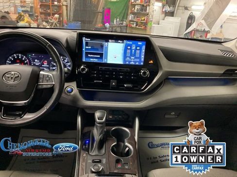 Used 2021 Toyota Highlander Limited image 14