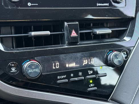 Used 2022 Toyota Camry SE FWD image 20