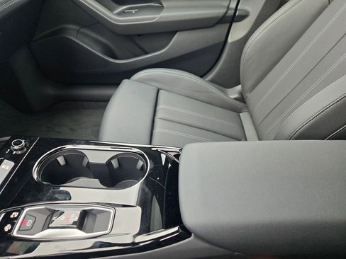 New 2025 Audi A6 e-tron Premium Plus image 23