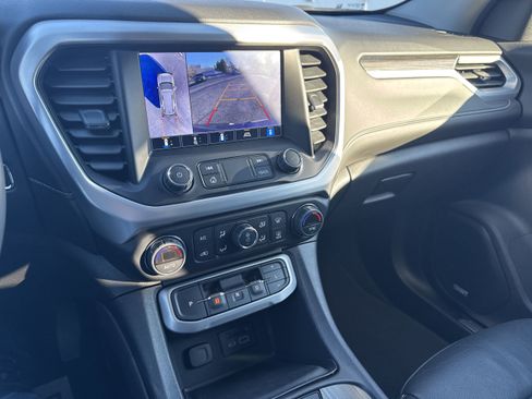 Used 2023 GMC Acadia SLT w/ Elevation Edition image 16