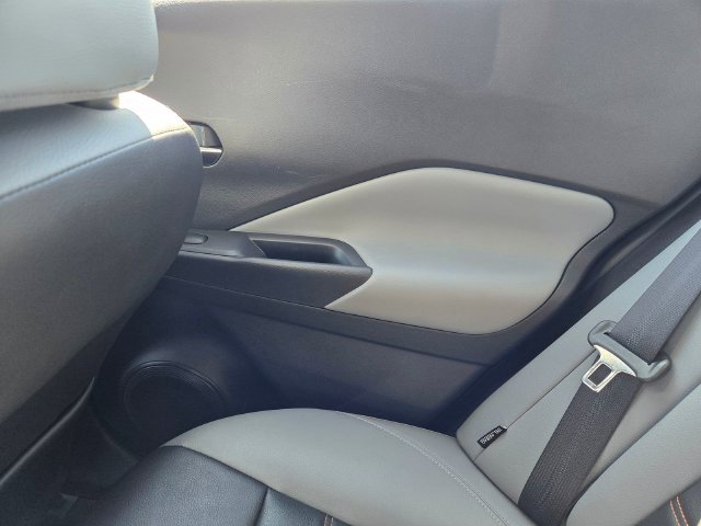 Used 2023 Nissan Kicks SR w/ SR Premium Package FWD image 6