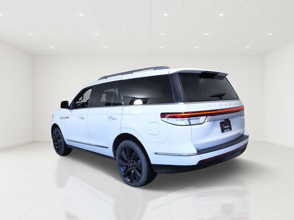 Used 2023 Lincoln Navigator Reserve AWD/4WD image 6