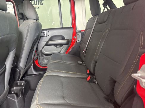 Used 2025 Jeep Wrangler Unlimited Sahara AWD/4WD image 20