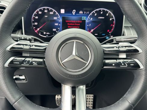 Used 2024 Mercedes-Benz GLC 300 4MATIC image 24