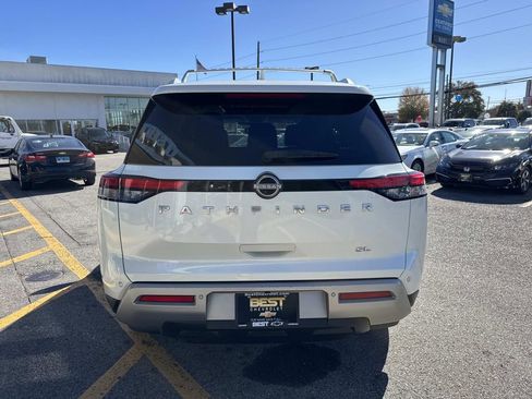 Used 2022 Nissan Pathfinder SL w/ SL Premium Package image 7