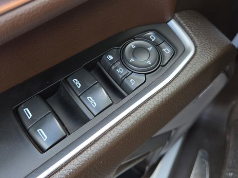 Used 2024 GMC Sierra 3500 Denali w/ Denali Reserve Package image 32